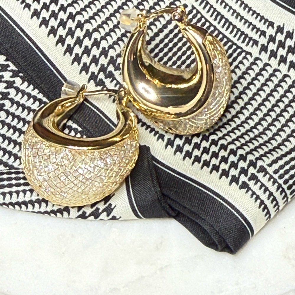 Stunning Elegant Gold Hoop Crystal Cut Earrings